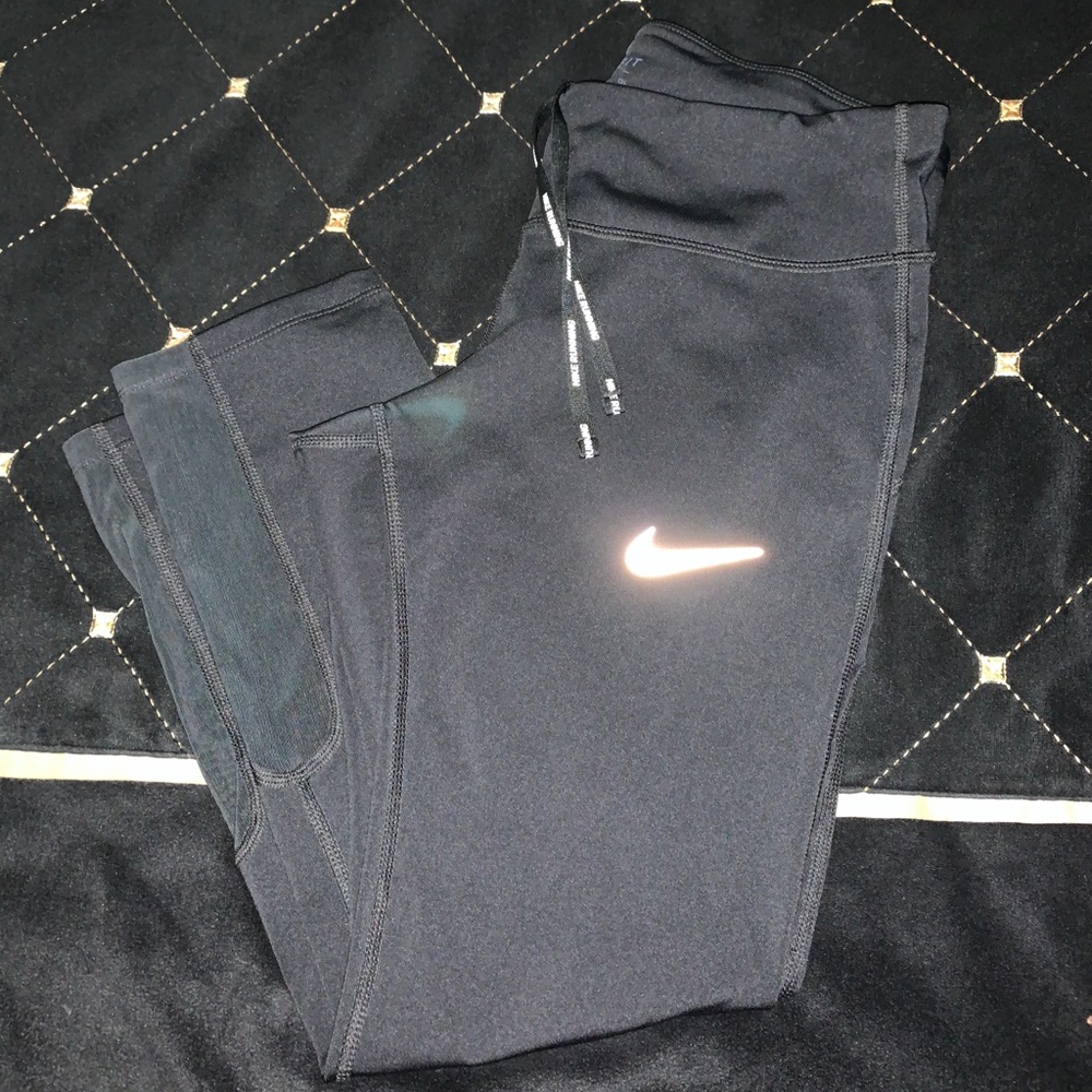 Nike Cropped Leggings